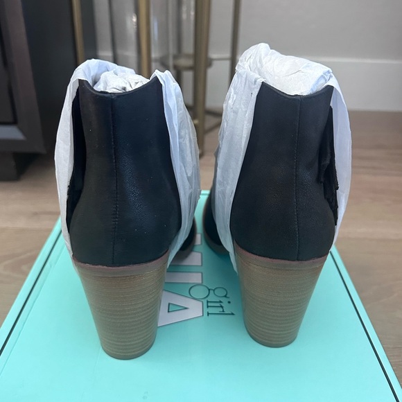 MIA Women's Avril Fringe Booties in Black - Picture 7 of 11